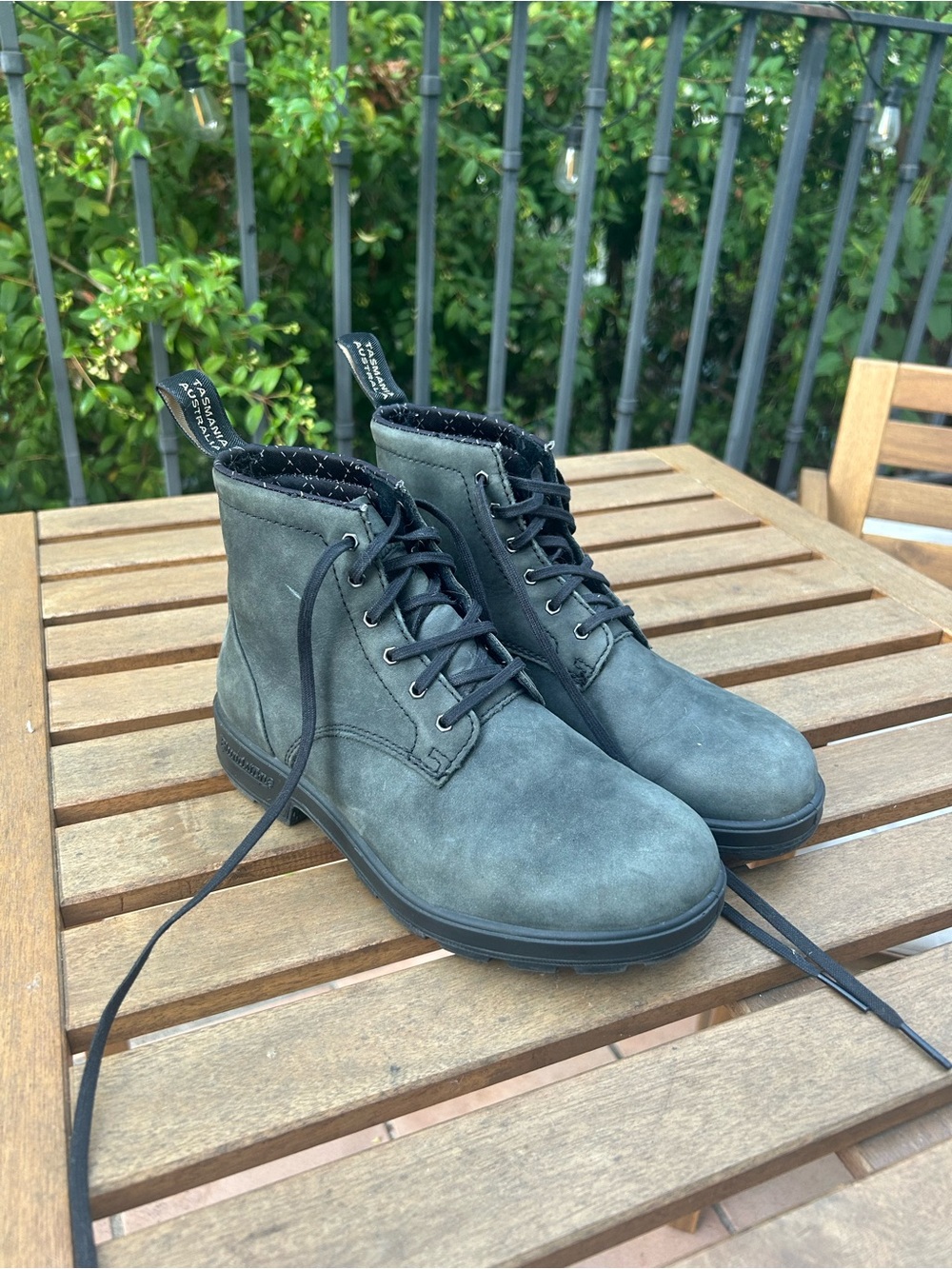 Blundstone Women's Lace-Up Boot in Rustic Black AU 3.5